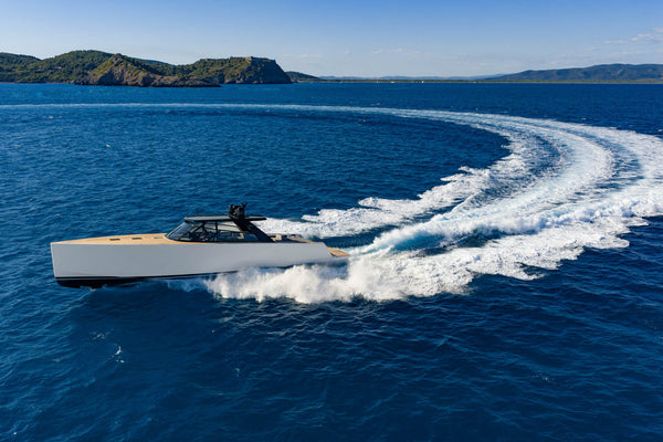VanDutch 75 on Power & Motoryacht